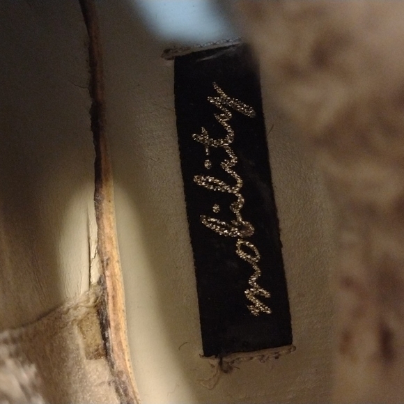 Women's Cream Ankle Boots - Picture 6 of 7